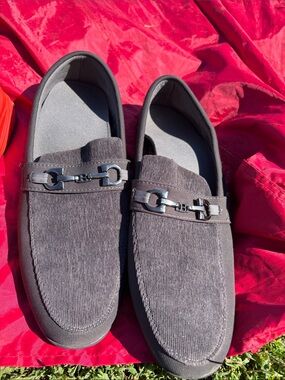 Men's Gray Suede-Textured Slip-On Loafers with Metal Bit
